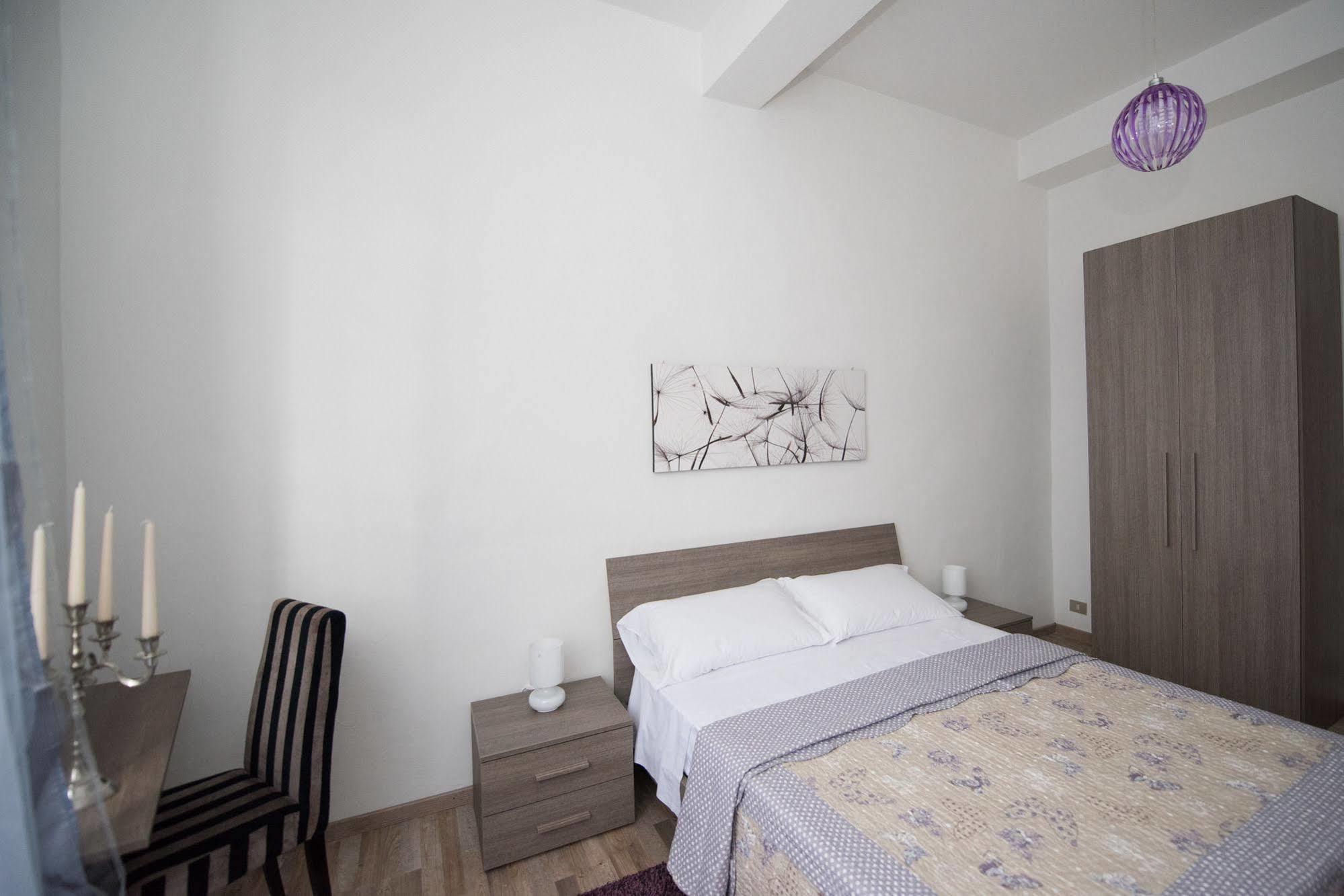 All'Ombra Della Torre Only Rooms Siena Exterior foto